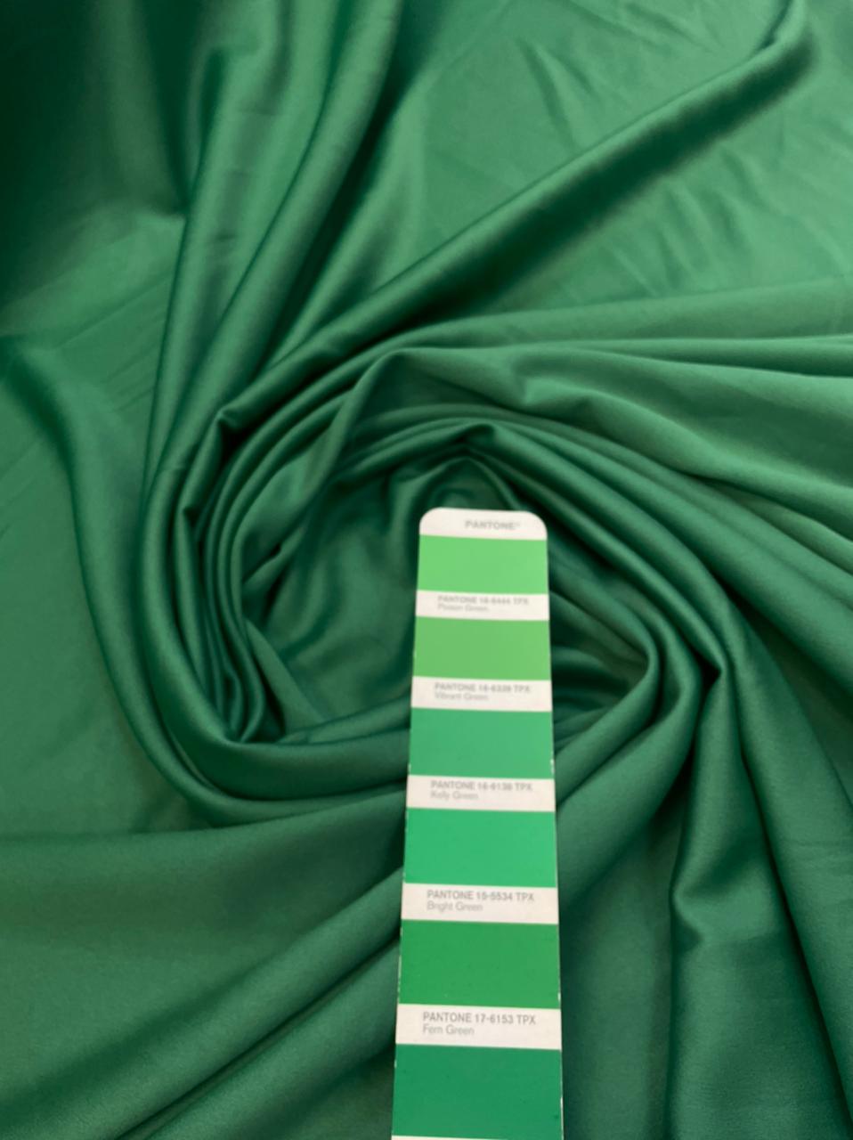 Crepe Amanda Liso Verde Bandeira - Largura 1,50 m x Comprimento 0,95 cm