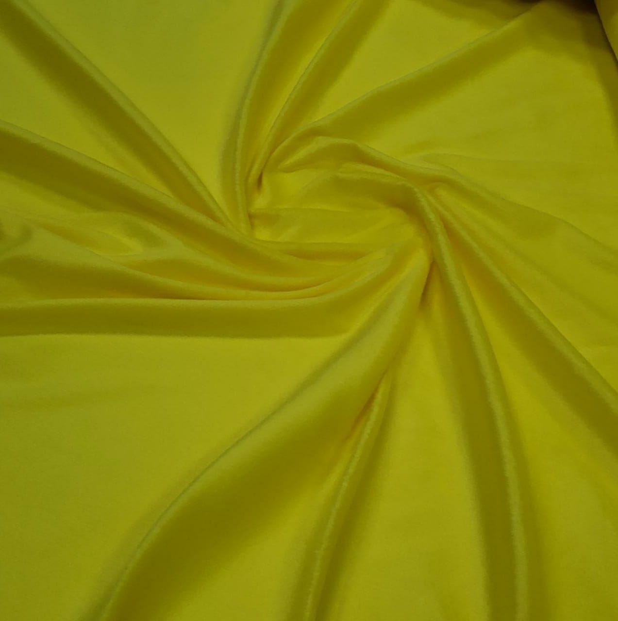 Veludo Velboa Amarelo Canário - largura 1,47 m x Comprimento 4 m 