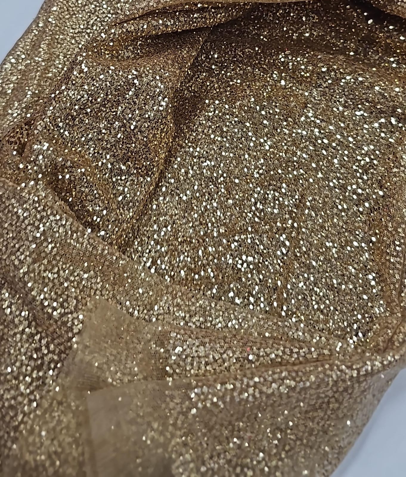 Tule com Glitter dourado ouro  Pesado 02 COM RASGO -Largura 1,40 m x Comprimento 0,90 cm