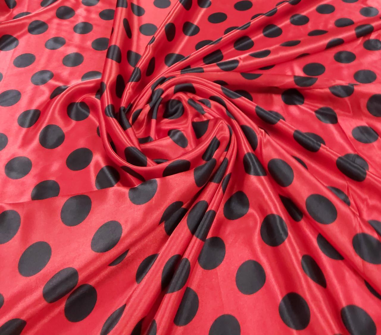 Cetim Vermelho Bola Preta - Largura 1,47 m x Comprimento 2 m 