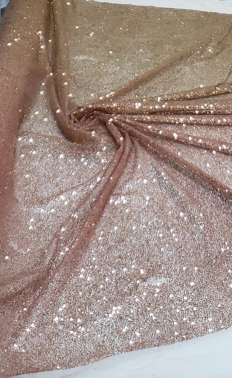 Tule Bordado com Glitter Degradê Dourado com Rosê Gold  - Largura 1,40 m x Comprimento 2,30 m 