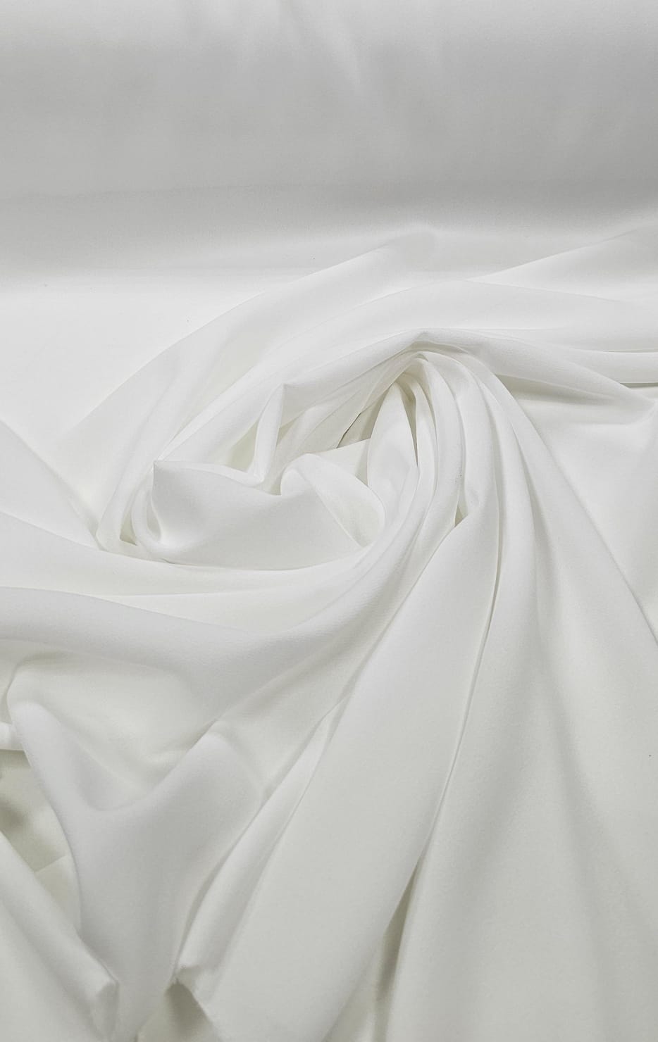 Crepe Georgete Liso Off White COM MANCHA -Largura 1,50 m x Comprimento 0,62 cm