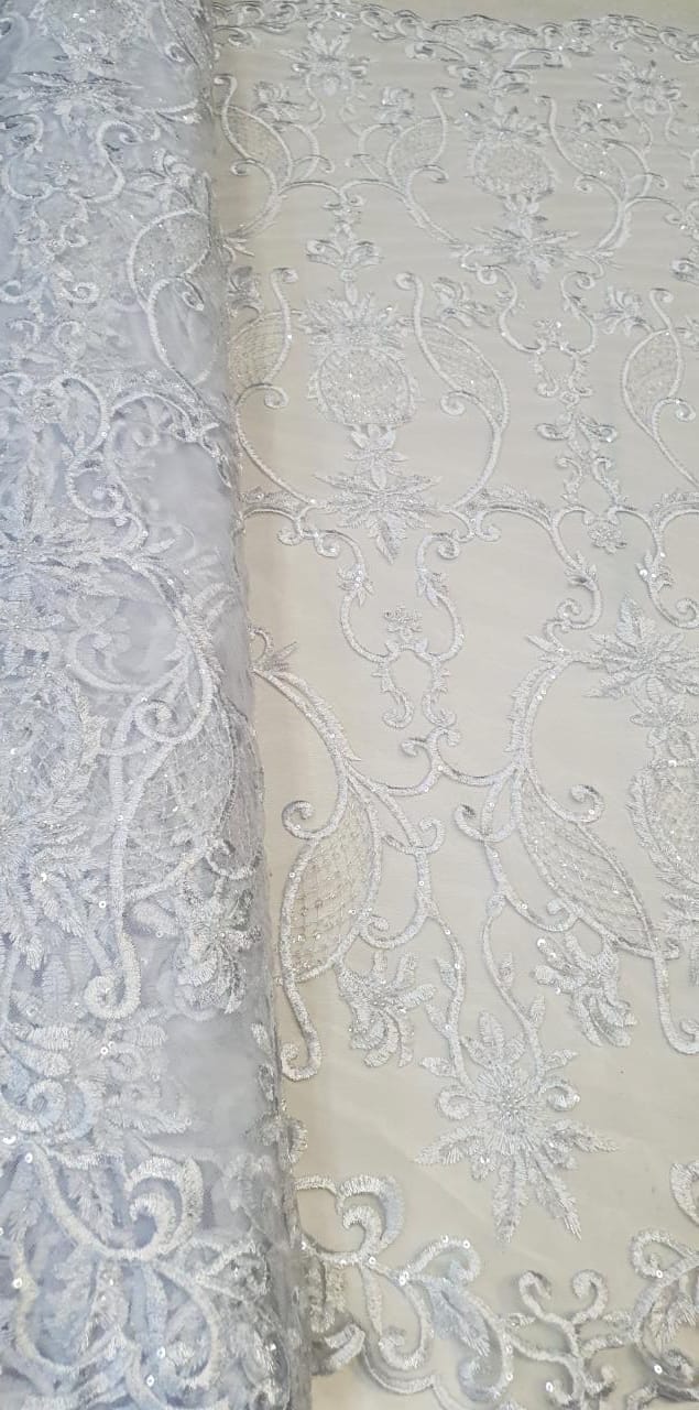 Tule Bordado com Pedrarias Brancas W7225 - Largura 1,40 m x Comprimento 0,80 cm