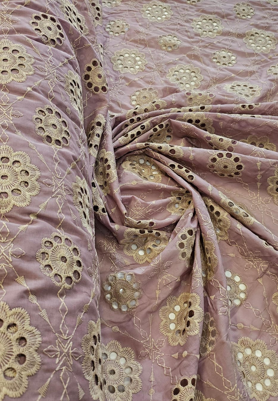 Layse Bordada Bicolor Rosê e Creme Modelo I33 - Largura 1,30 m x Comprimento 4,50 m 