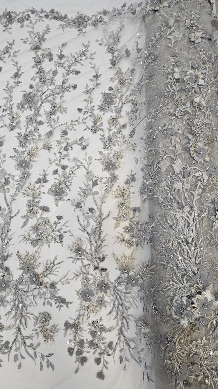 Tule Bordado com Pedrarias Premium 3D Prata Modelo 2301 - Largura 1,35 m x Comprimento 1,35 m 