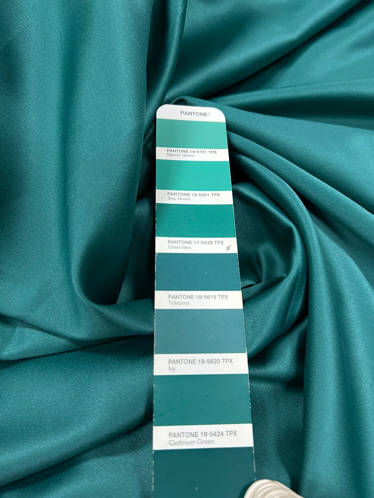 Crepe Amanda Liso Verde Esmeralda  - Largura 1,50 m x Comprimento 2 m 