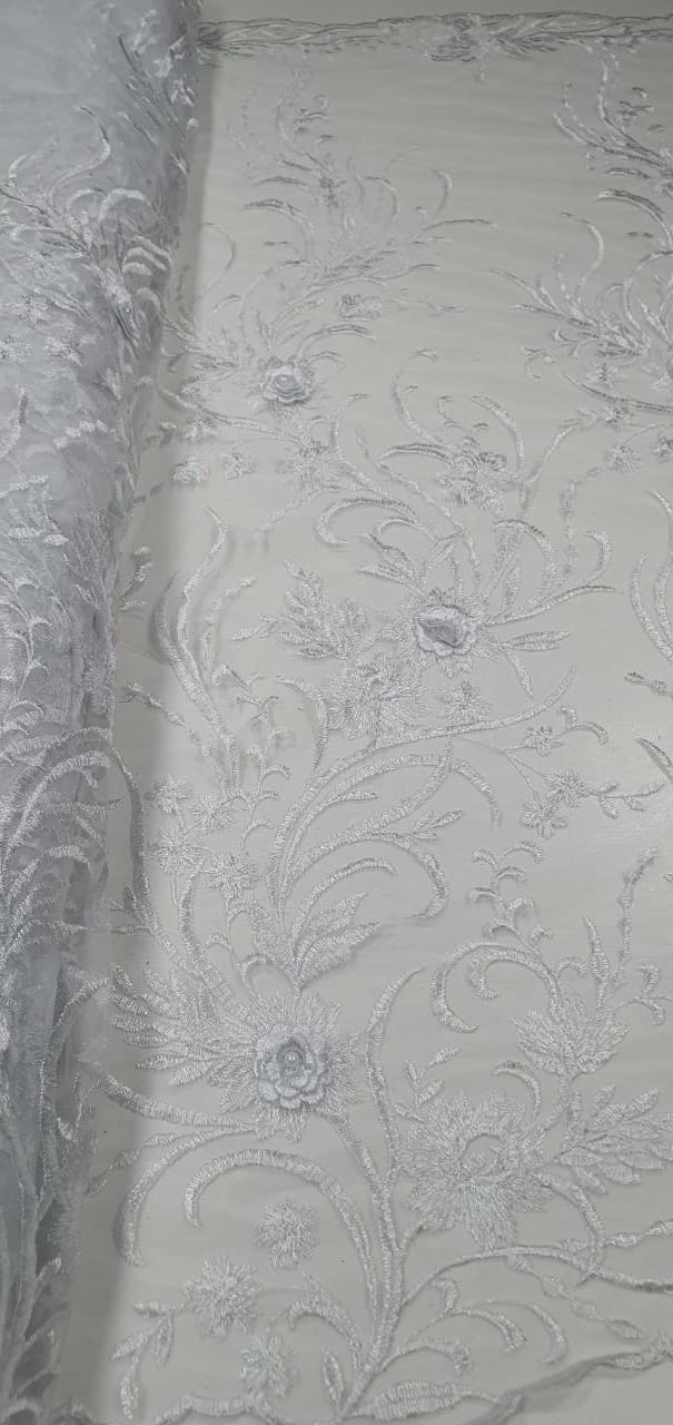 Tule Bordado 3D Branco Modelo FA20 - Largura 1,40 m x Comprimento 2,50 m 