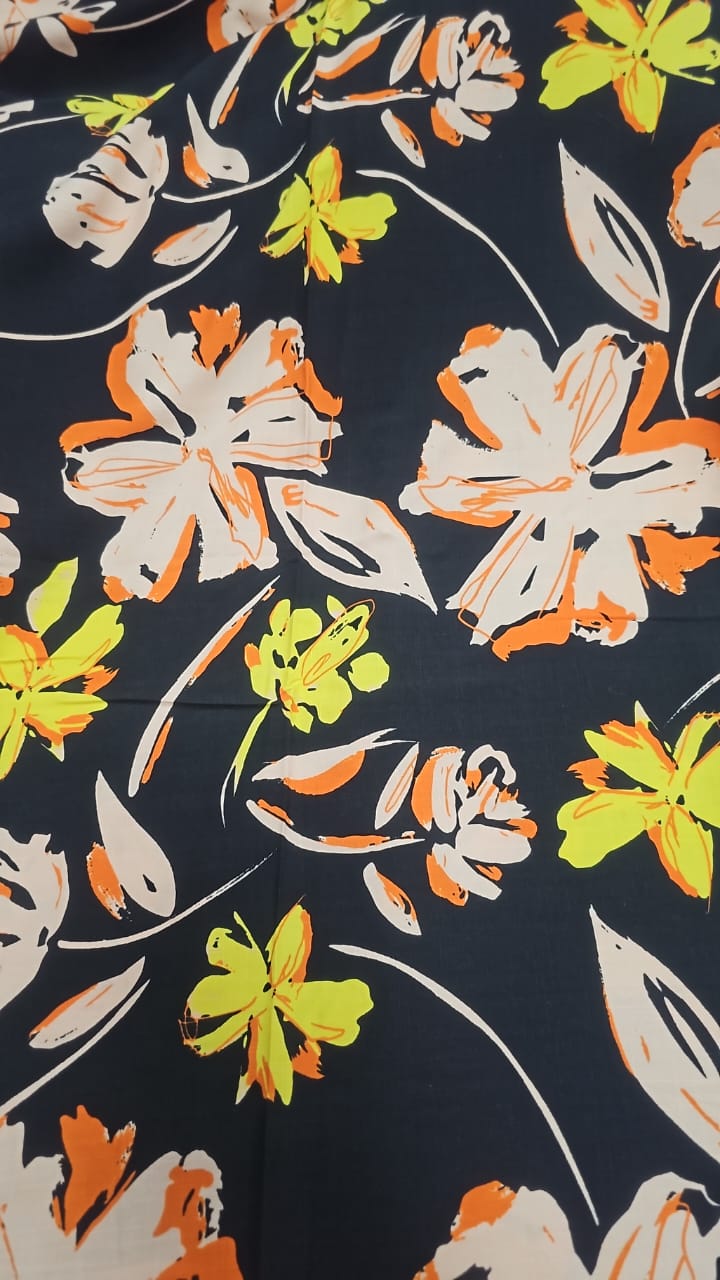 Viscolinho floral fundo preto c amarelo  - Largura 1,45 m x Comprimento 2,90 m