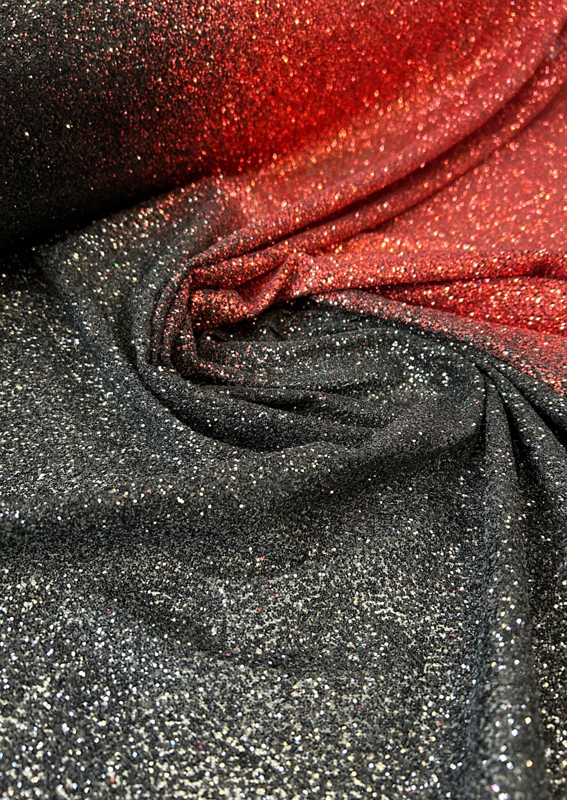 Tule Bordado com Glitter Degradê Vermelho com Preto 02 - Largura 1,40 m x Comprimento 0,50 cm
