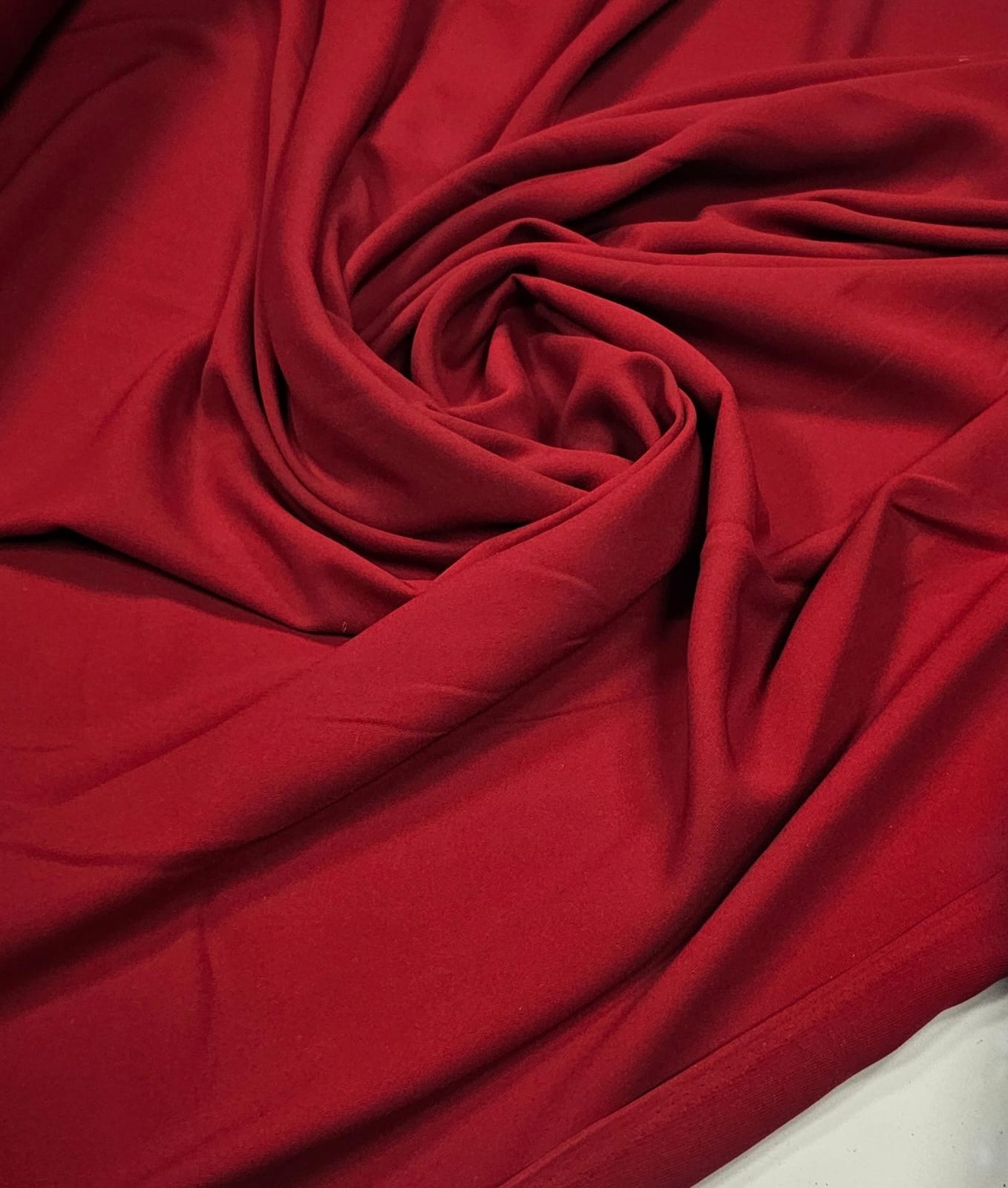 Alfaiataria SEM ELASTANO VERMELHO CEREJA - Largura 1,10 x Comprimento 3 m 