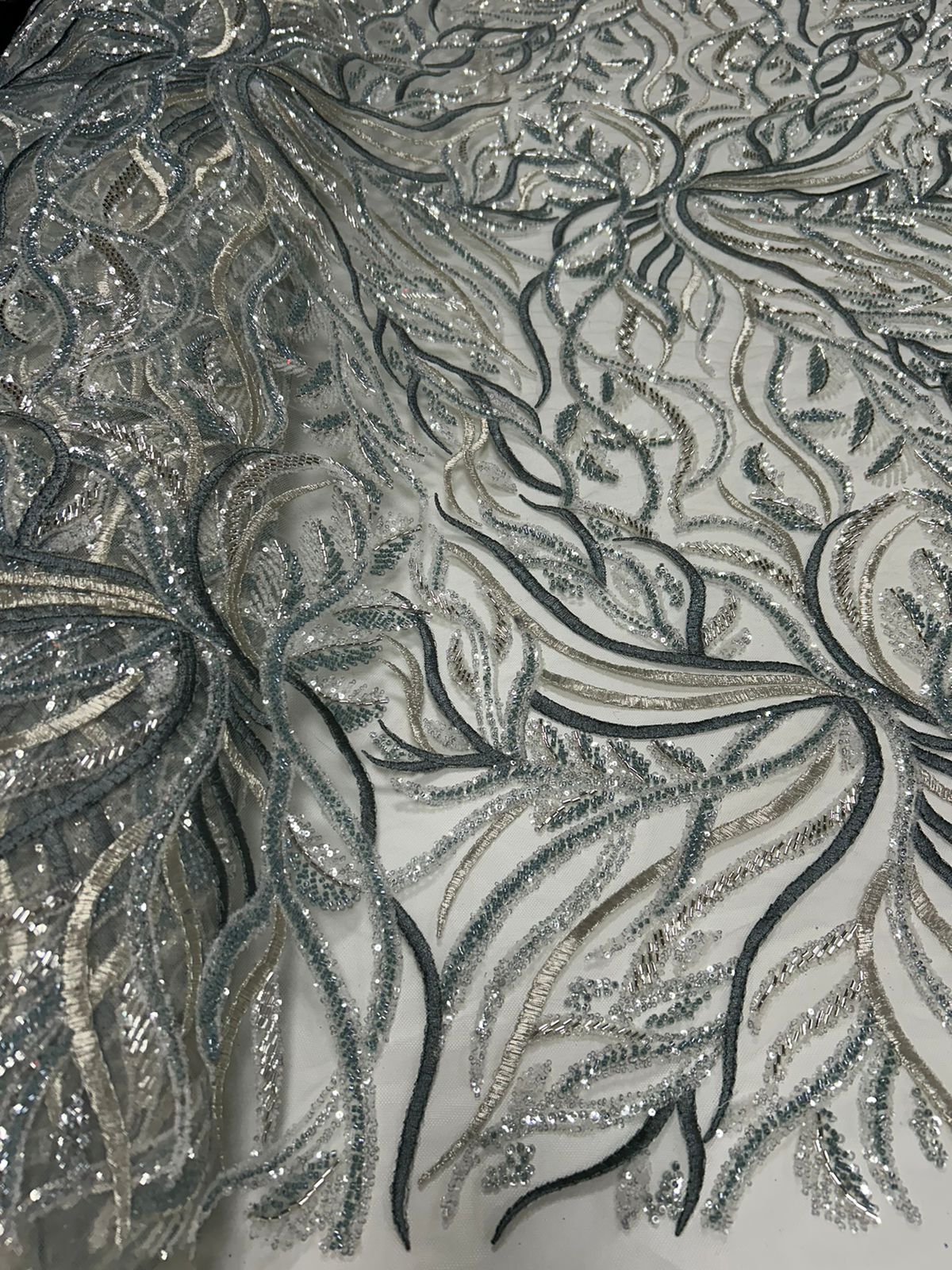 Tule Bordado com Pedrarias Multicolor Verde Cerâmica HS2625  - Largura 1,30 m x Comprimento 0,80 cm