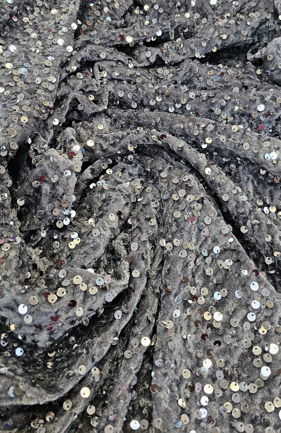 Veludo Cristal Bordado Prata COM DEFEITO - Largura 1,50 m x Comprimento 1 m 