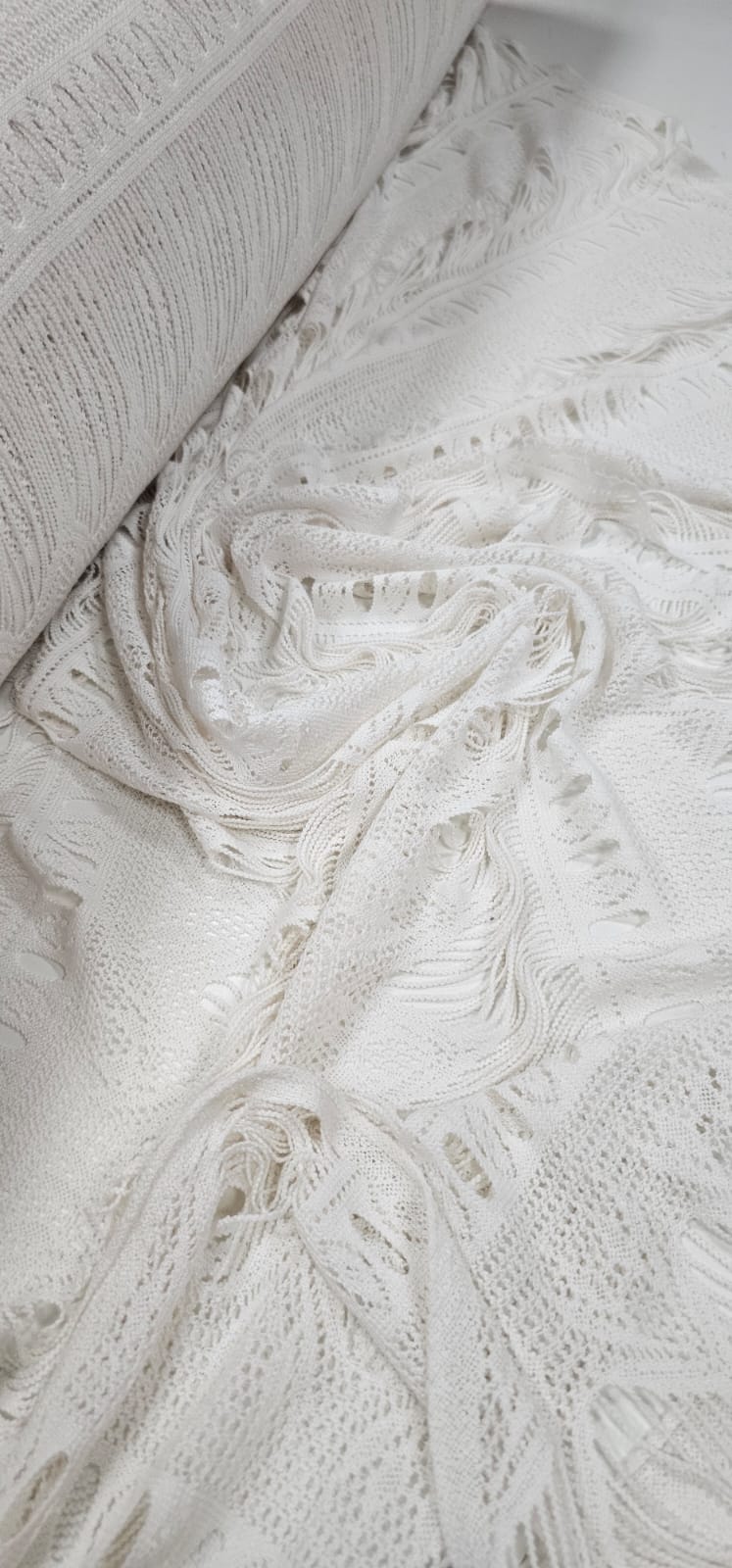 Renda Clarice Tipo Crochet Off White COM DEFEITO - Largura 1,40 m x Comprimento 2 m 