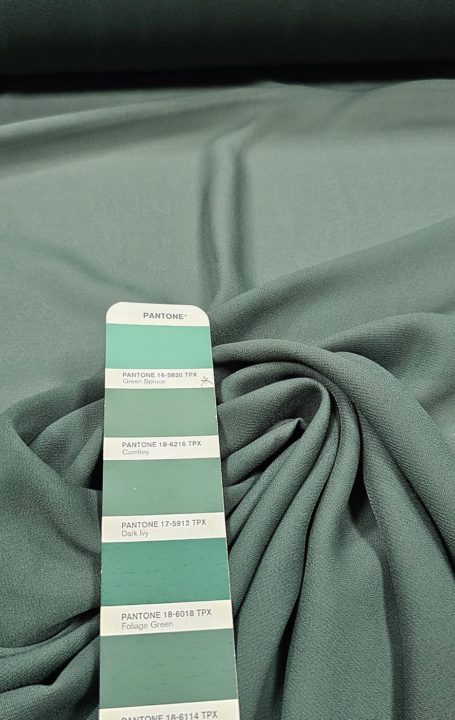 Crepe Georgete Liso Verde Militar Claro - Largura 1,50 m x Comprimento 3,80 m 
