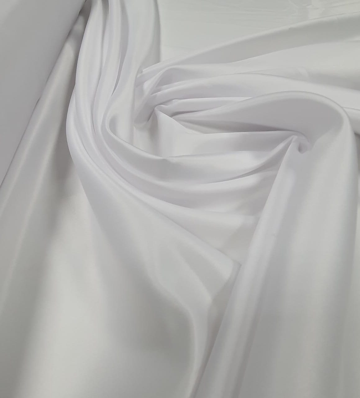 Cetim Bucol Bride Liso Branco AMASSADO E COM SUJEIRA  - Largura 1,50 m x Comprimento 1 m 