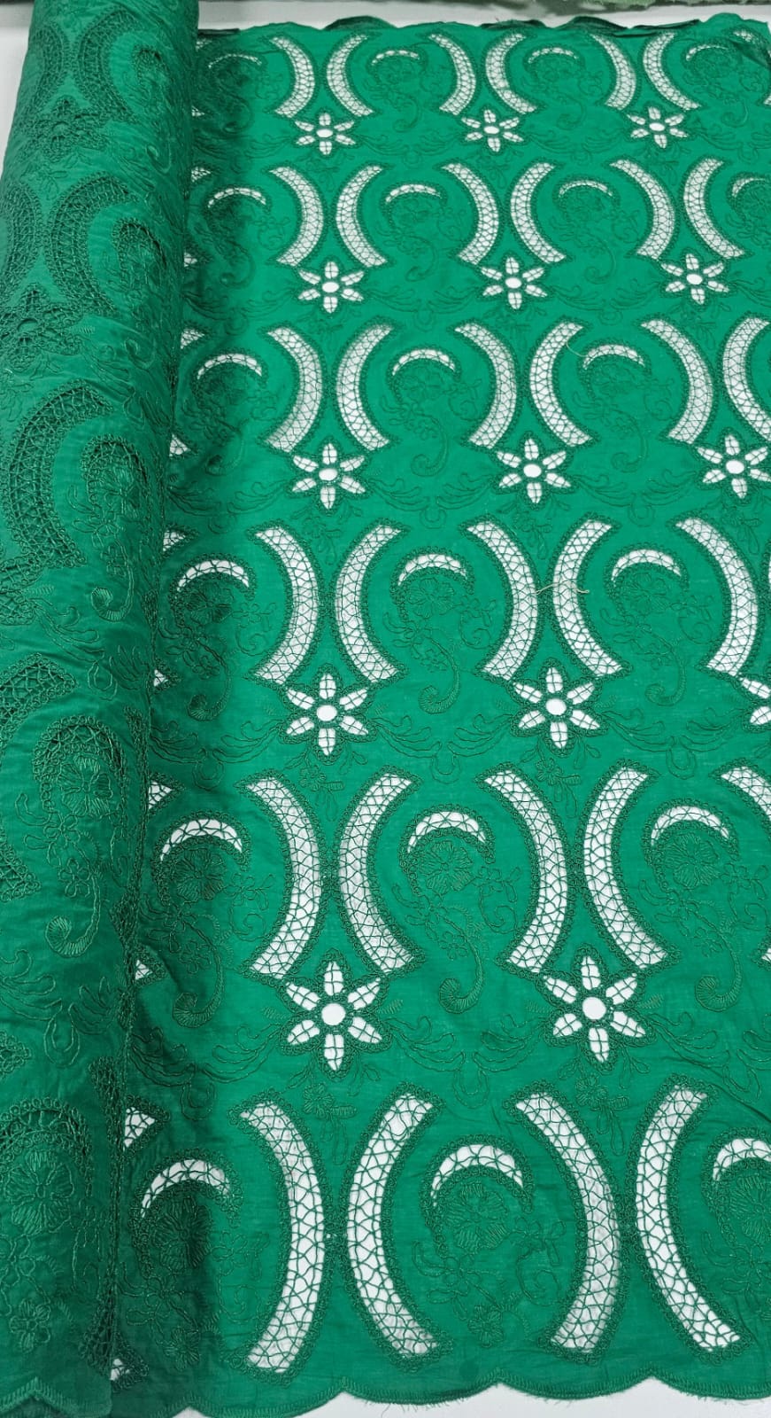 Layse Richelieu Verde Bandeira I04 - Largura 1,30 m x Comprimento 1,90 m 