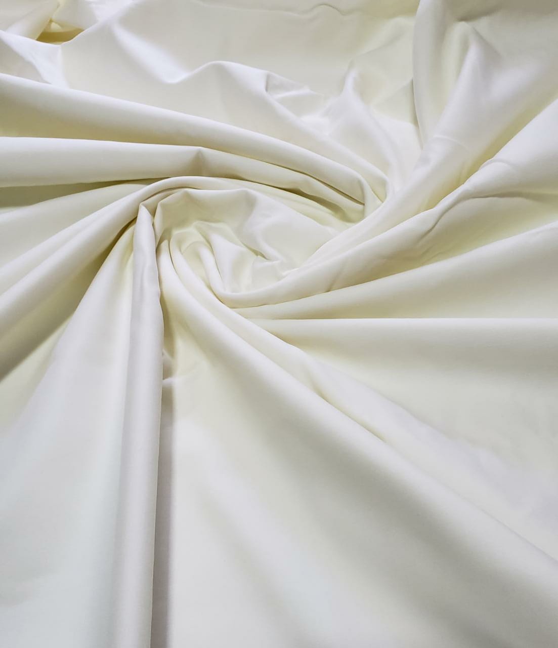 Percal Egípcio Acetinado Creme - 400 Fios  COM SUJEIRA- Largura 2,80m x Comprimento 0,60 cm