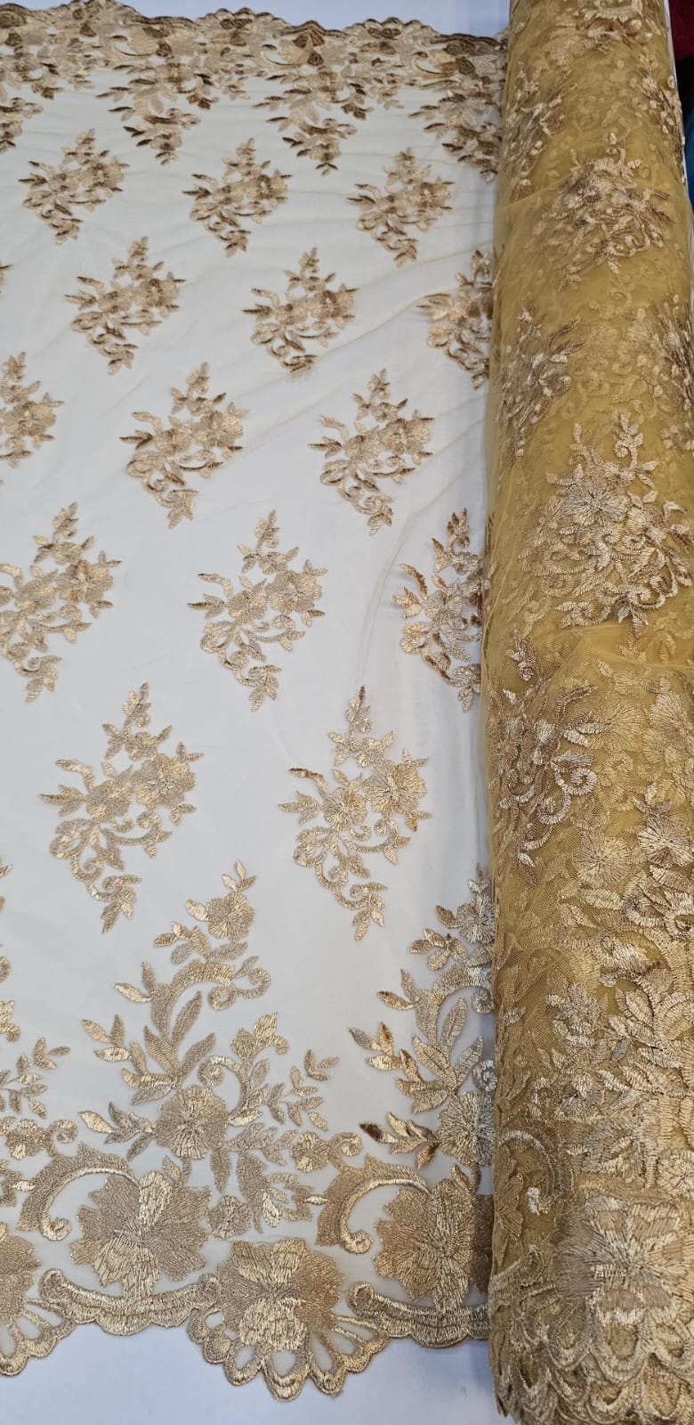 Tule Bordado com Bico Dourado 13 - Largura 1,35 m x Comprimento 0,50 cm