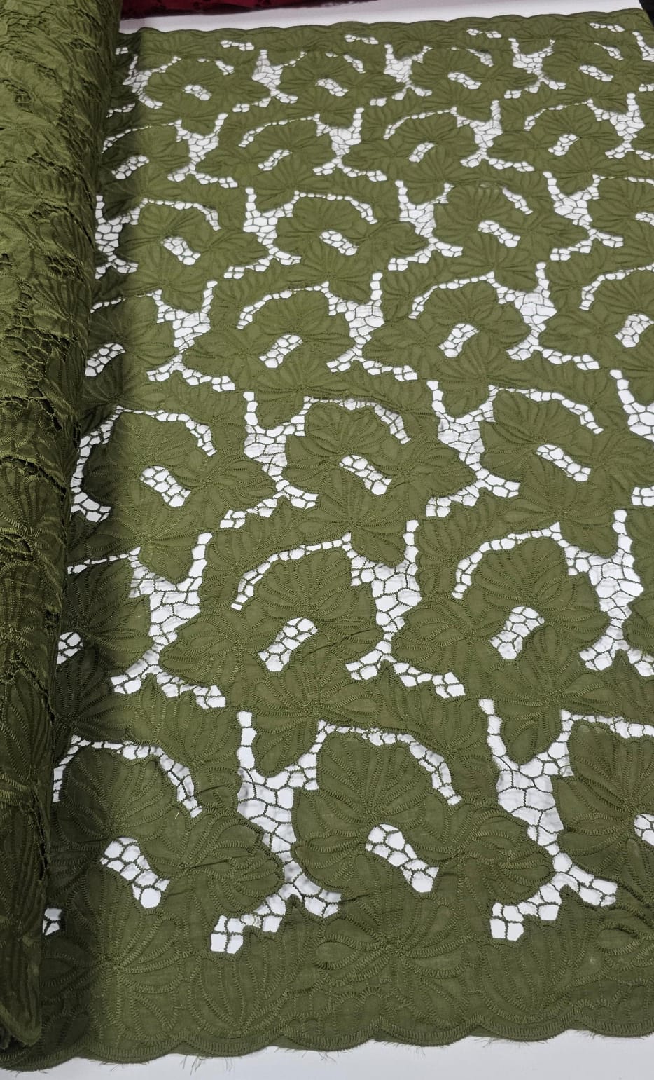 Layse Richelieu Verde Militar Flores I19   - Largura 1,30 m x Comprimento 2 m 