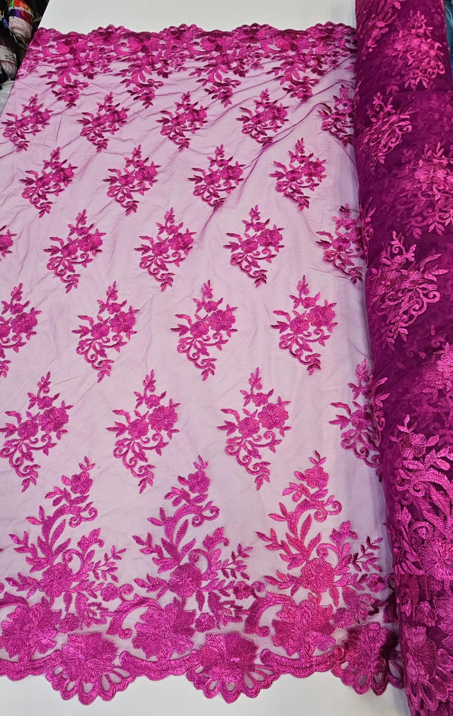 Tule Bordado com Bico Fúcsia 13  - Largura 1,35 m x Comprimento 0,50 cm