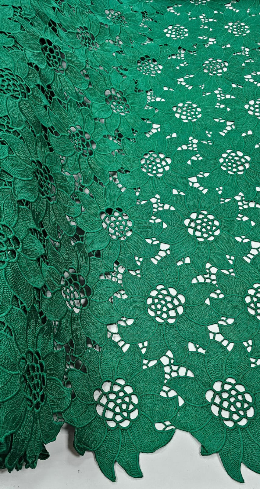 Renda Guipir Girassol Dull Opaca Verde Bandeira - Largura 1,30 m x Comprimento 050 cm