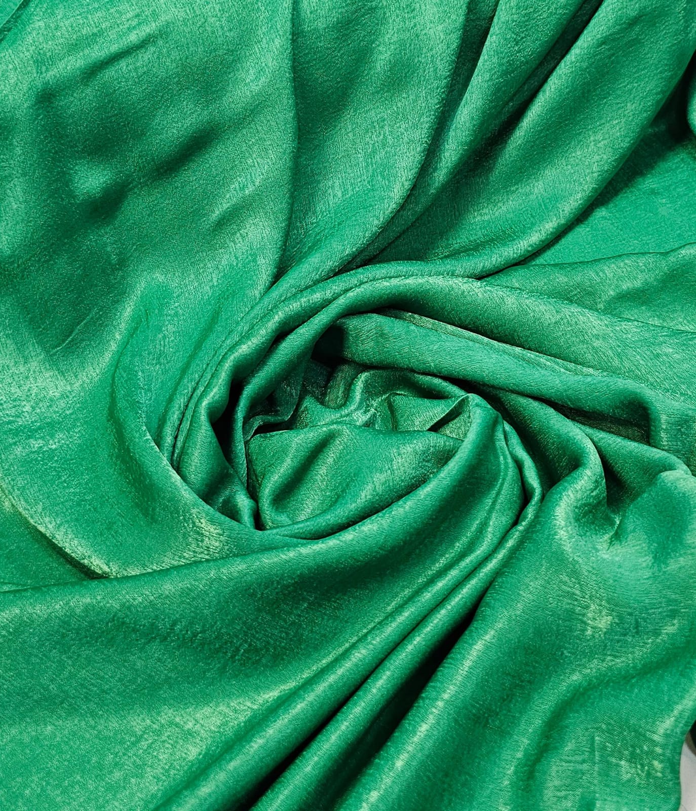 Seda Lisa Gloss Satin Exclusive Verde Bandeira - Largura 1,50 m x Comprimento 1,50 m 