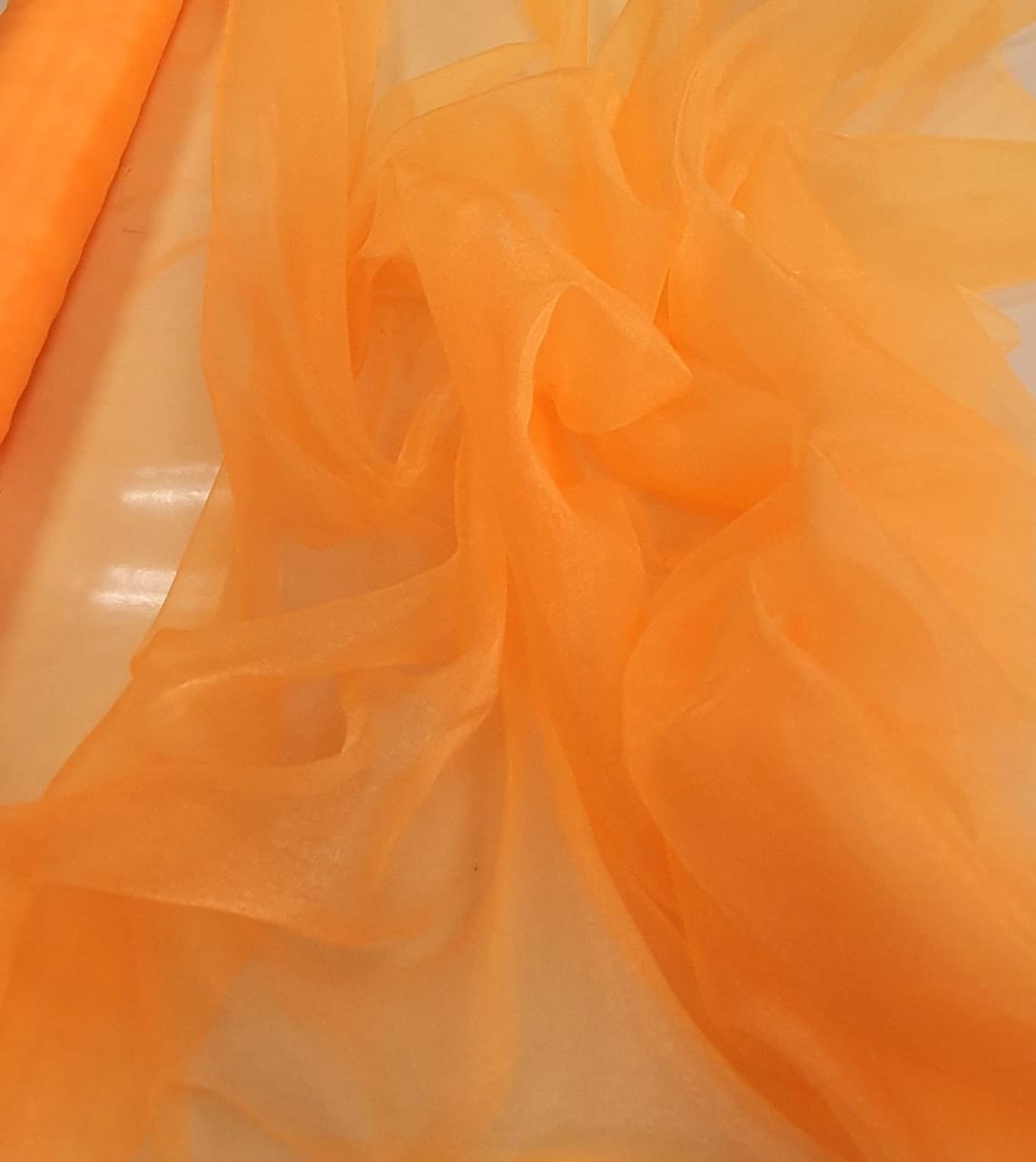 Organza Cristal de Poliamida Laranja Cítrico - Largura 1,47 m x Comprimento 1 m 