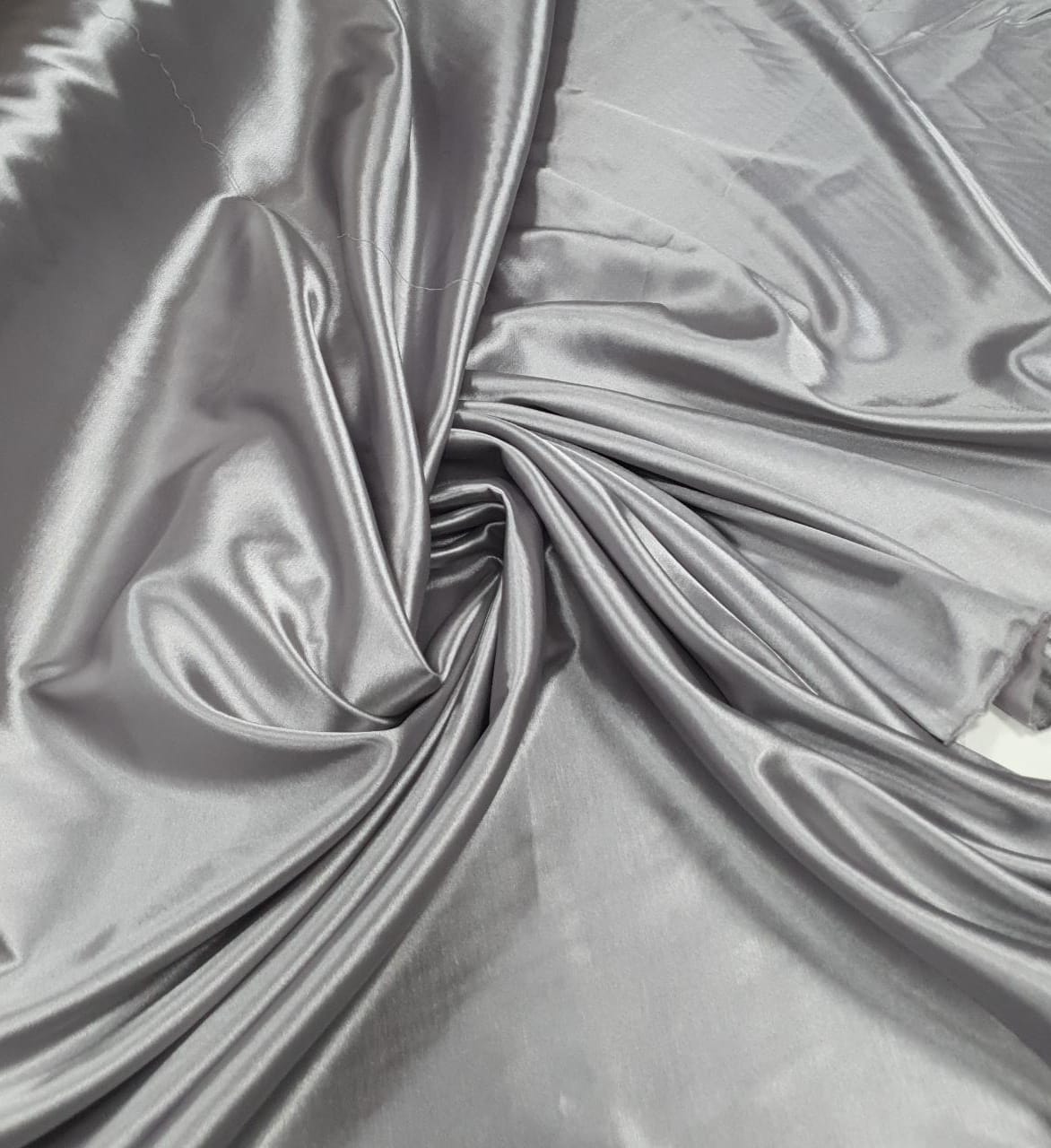 Cetim Charmeusse c/ Lycra Prata - Largura 1,47 m x Comprimento 1 m 