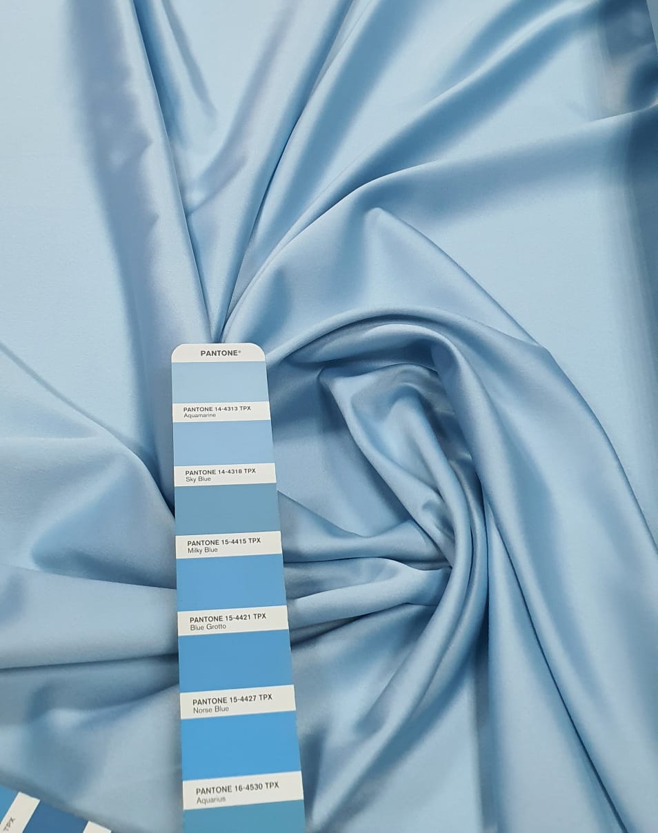Crepe Amanda Liso Azul Bebê COM SUJEIRA - Comprimento 1 m x Largura 1,50 m 