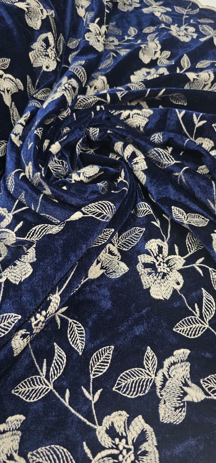 Veludo Cristal Bordado Floral Azul Marinho - Comprimento 1,50 m x Largura 1,45