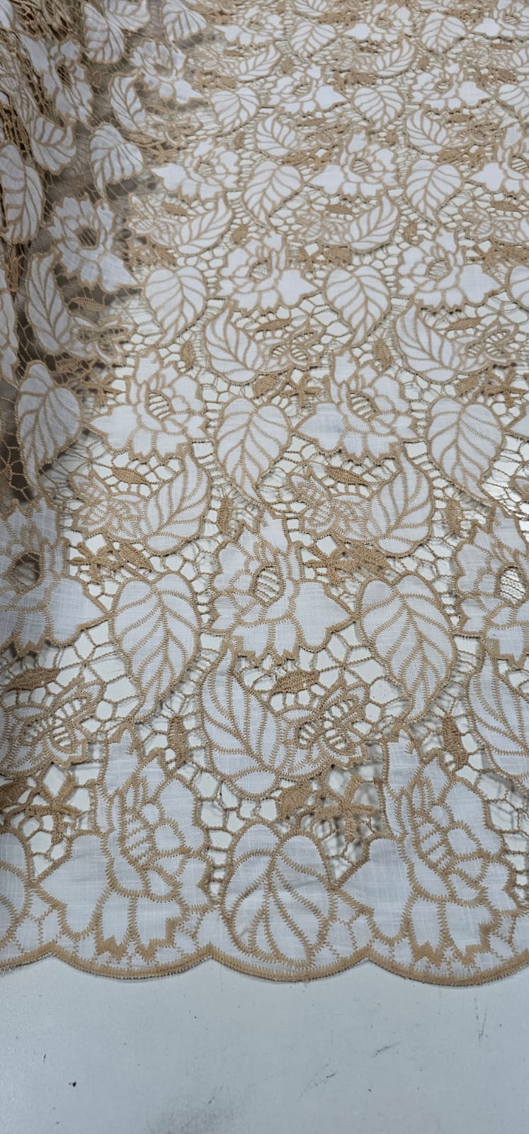Layse Richelieu Bicolor Folhagens 02 - Comprimento 4 m x Largura 1,30 m 