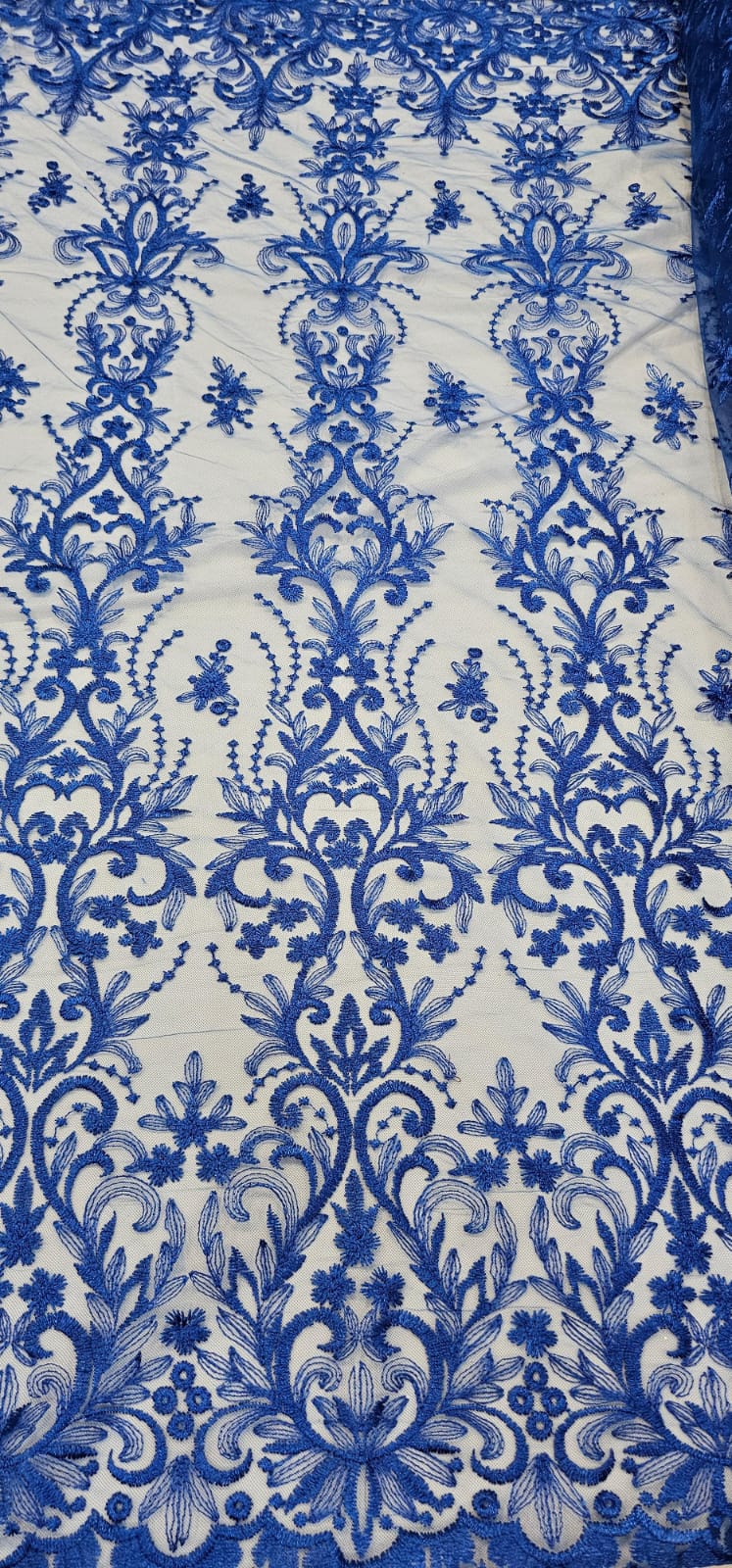 Tule Bordado com Bico Azul Royal Modelo 917C - Comprimento 0,90 cm x Largura 1,30 m 