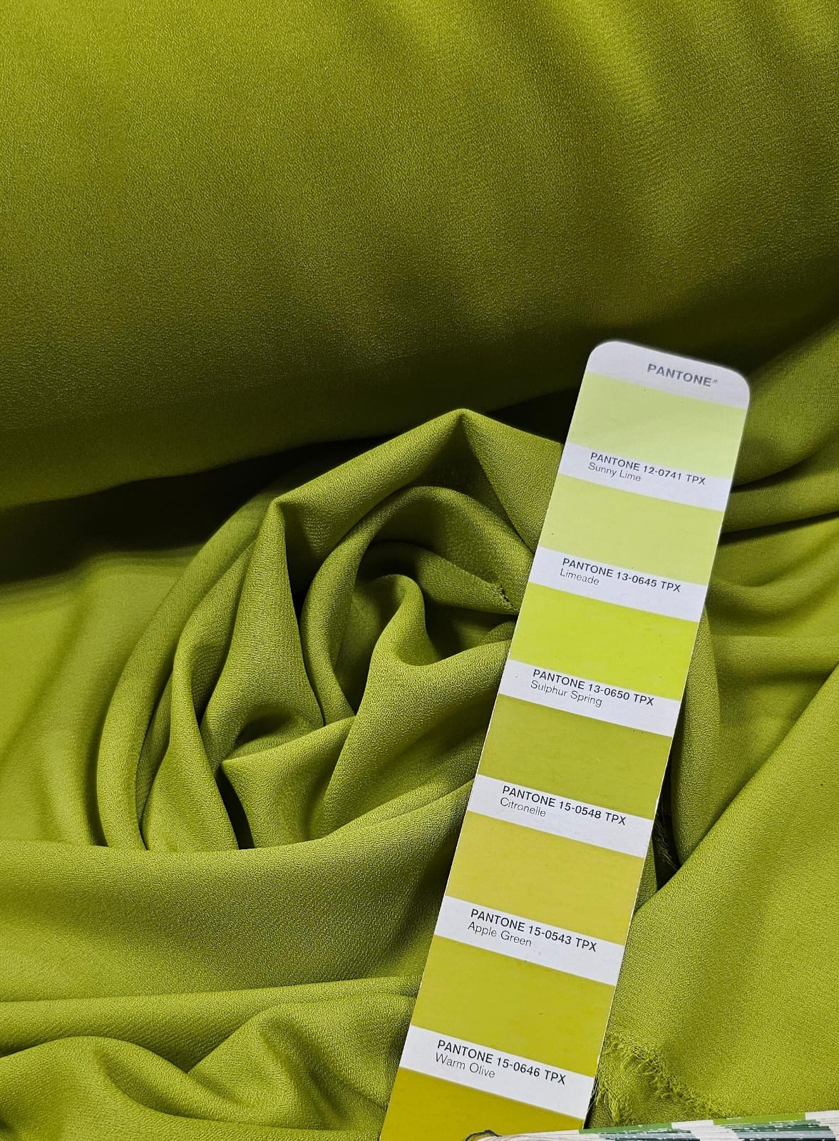 Crepe Georgete Liso Verde Pistache - Comprimento 3 m  x Largura 1,50 m 