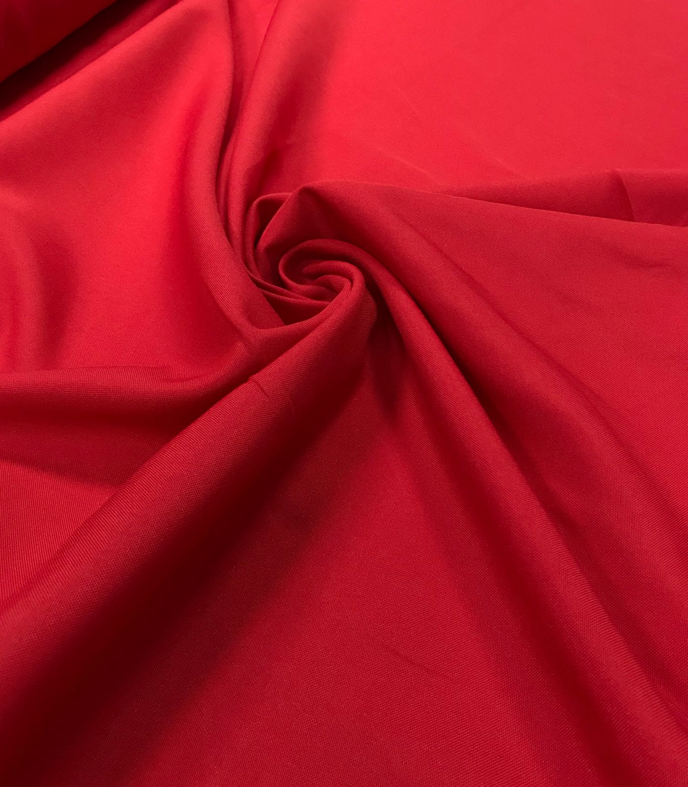 Oxford Liso Vermelho  COM SUJEIRA- Comprimento 2,50 m x Largura 1,47 m 
