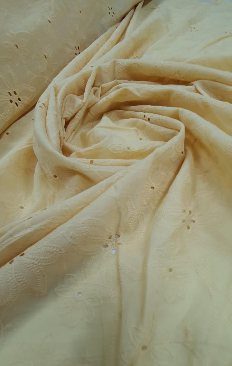 Layse Bordada Amarelo Claro Modelo CO1265 - Comprimento 2 m x LARGURA 1,40 M 