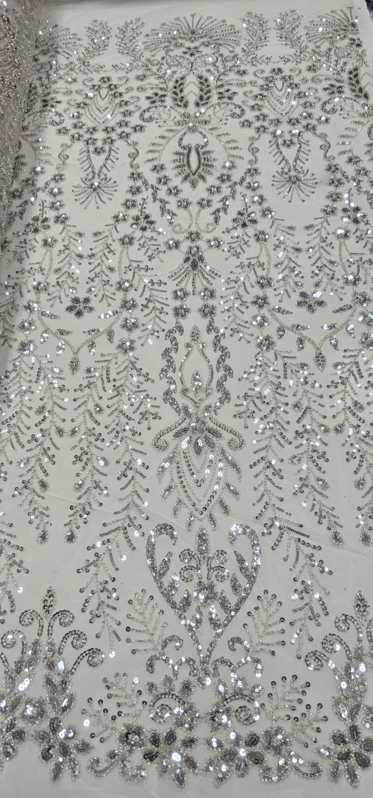 Tule Bordado com Pedrarias Prata 4079   - Comprimento 0,80 cm x Largura 1,30 m 