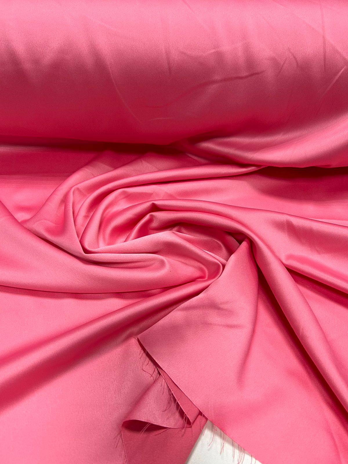 Crepe Amanda Liso Goiaba Flamingo Escuro - Comprimento 1 m x Largura 1,50 m 