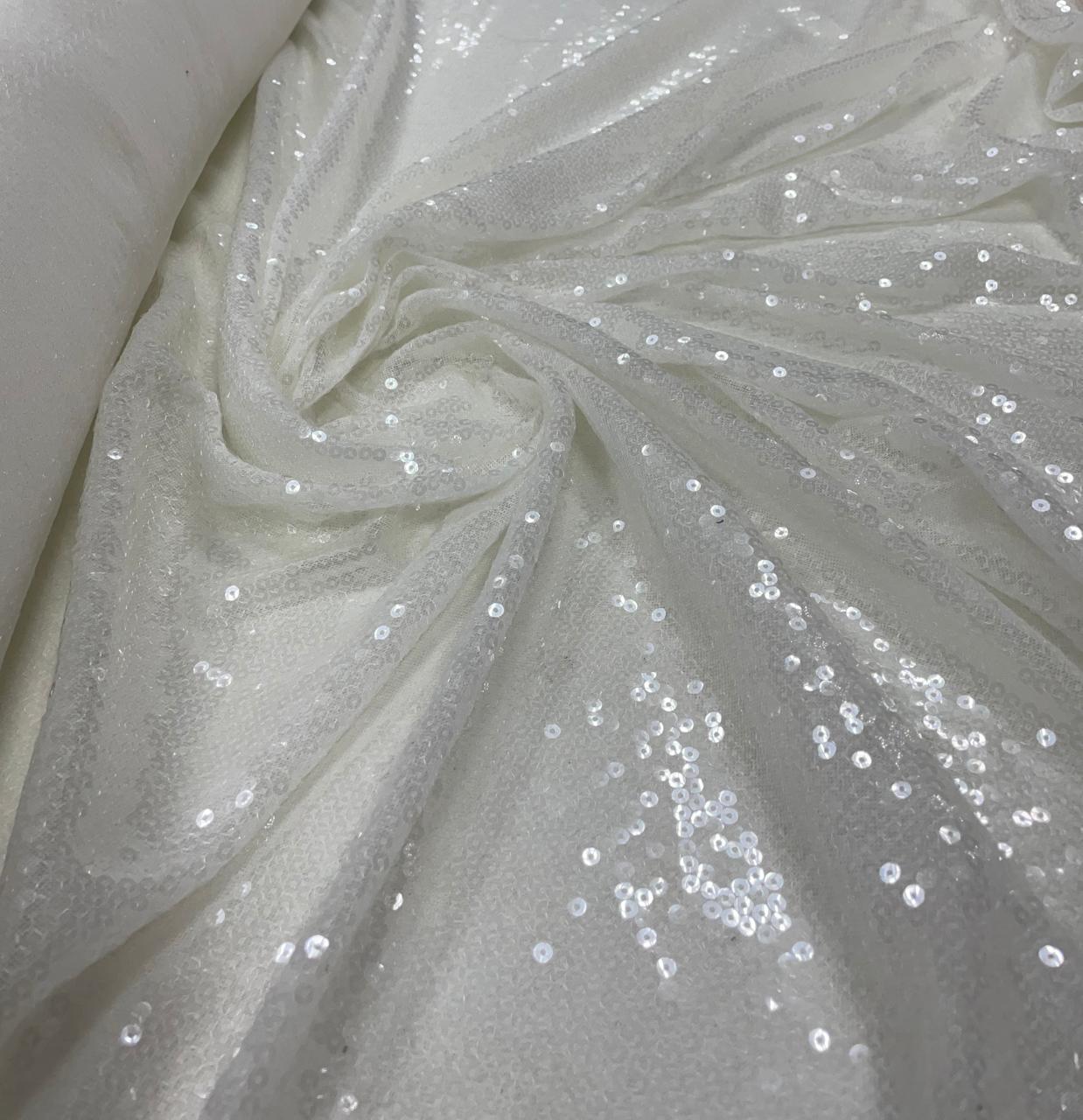 Tule Bordado Branco com Paetê Transparente - Comprimento 1,40 m x Largura 1,50 m  -