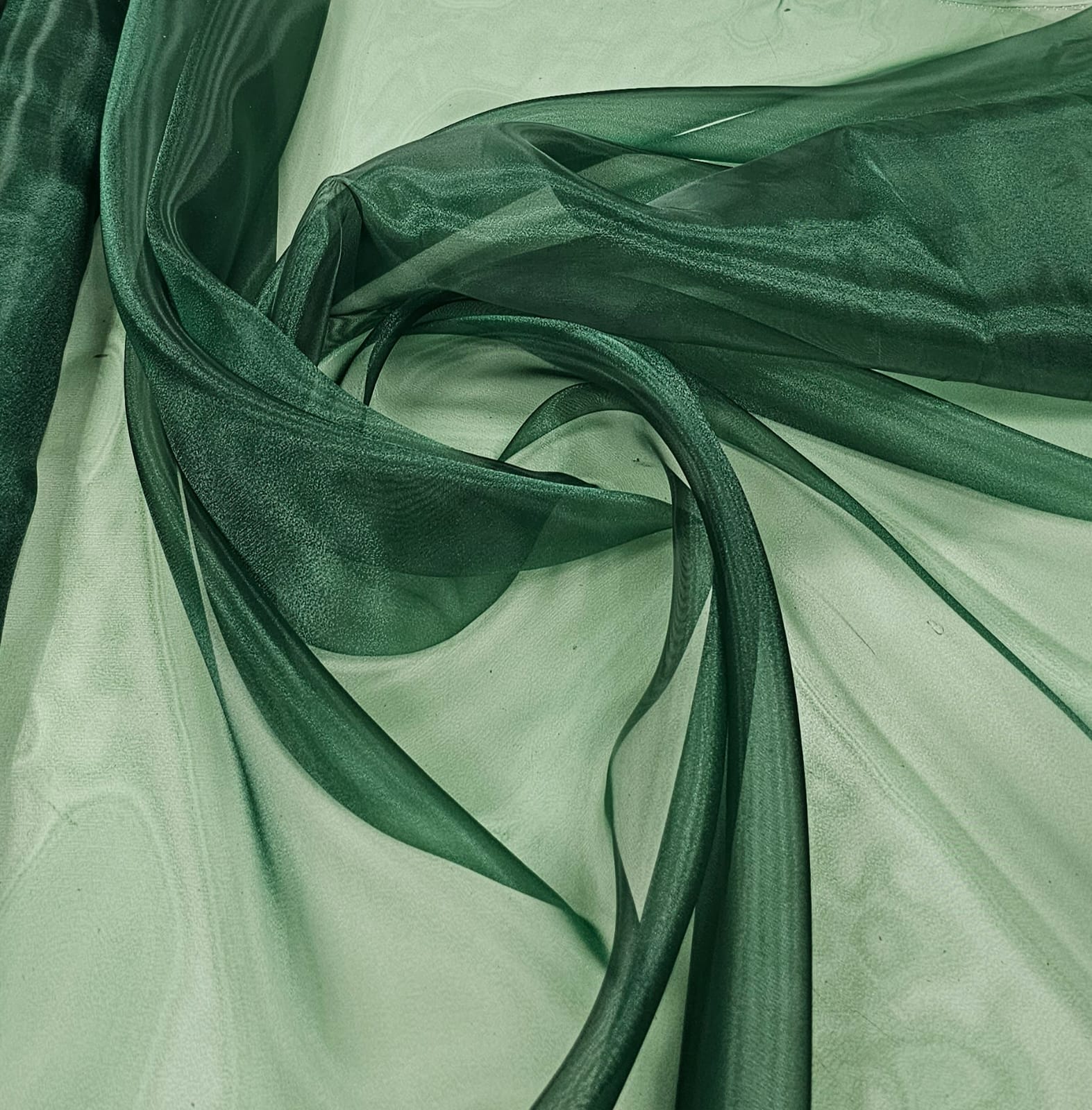 Organza Cristal Lisa Verde Floresta - Comprimento 5 m  x Largura 1,47 m 