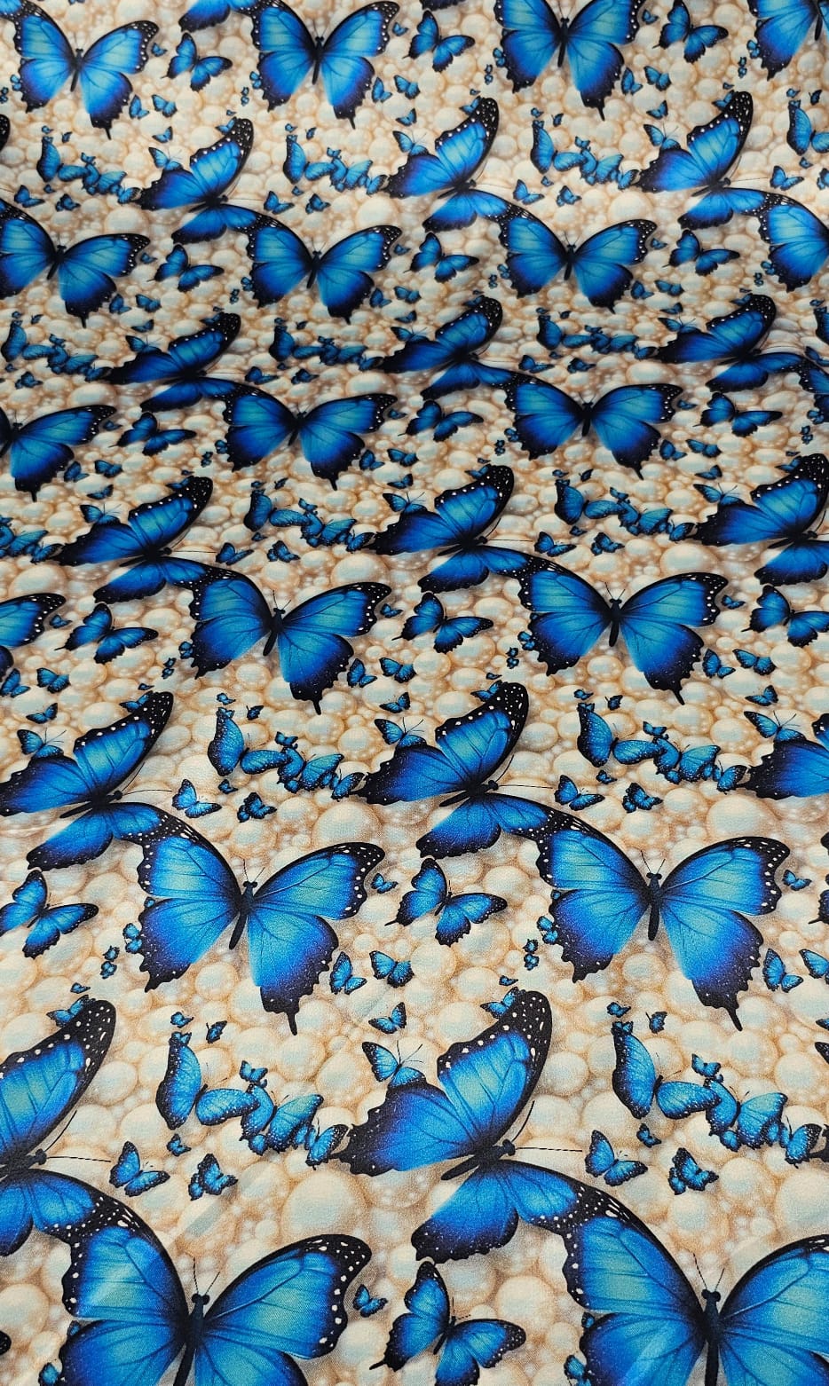 Cetim Estampado Digital Pérolas e Borboletas Azul  COM FALHA- Comprimento 1,40 m x Largura 1,47 m