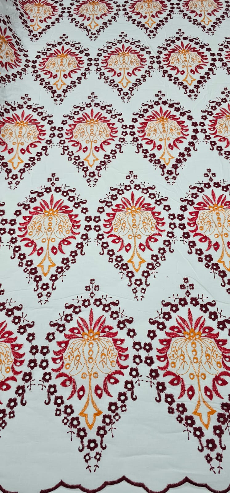 Layse Bordada Marrakech Vermelho Cereja Modelo 02 - Comprimento 2 m x Largura 1,30 m 