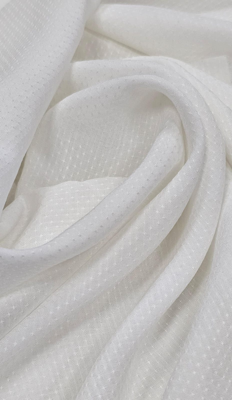 Viscose Italiana Trabalhada  Off White  - Comprimento 4,50 m x Largura 1,45 m 