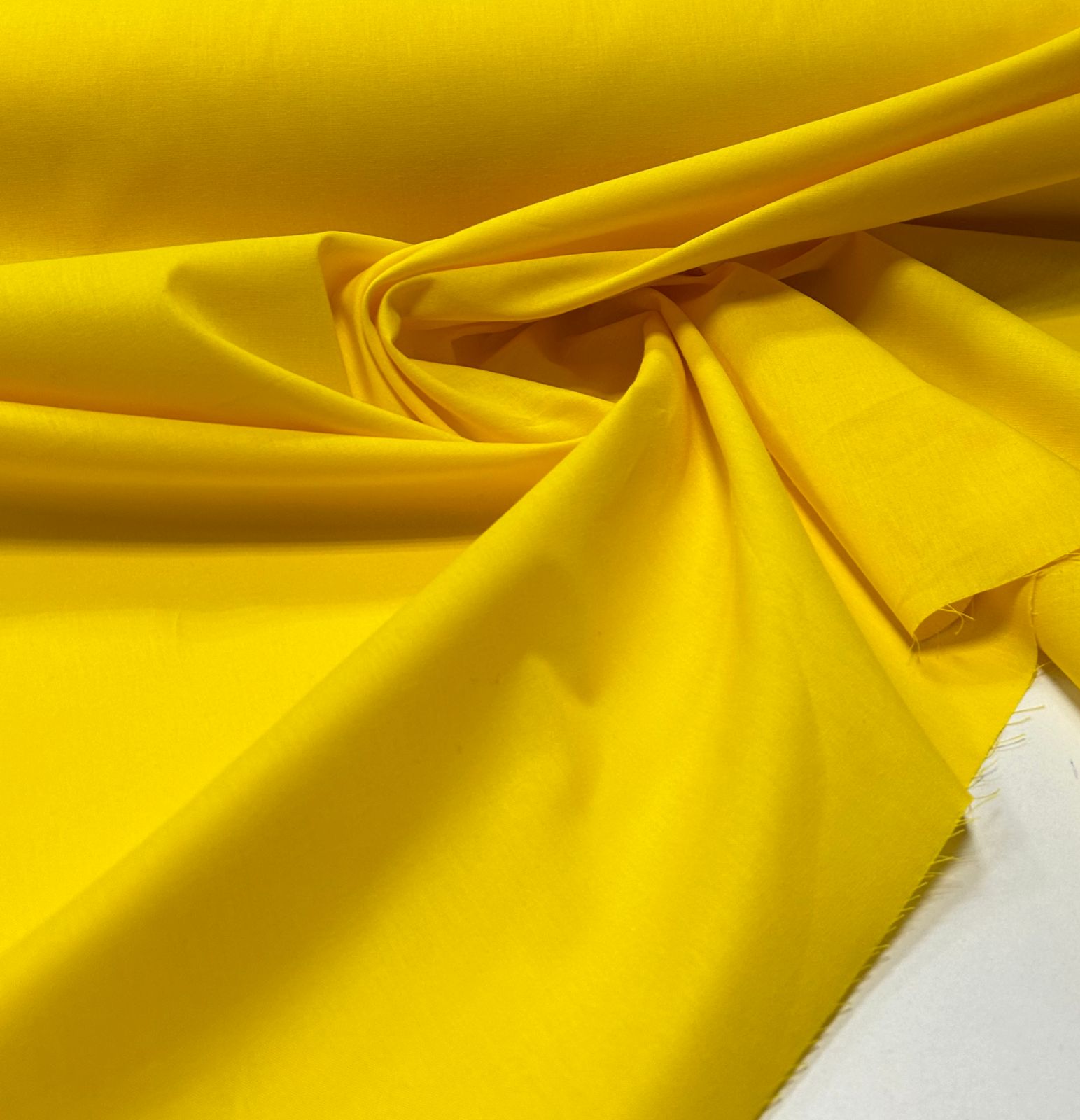 Tricoline Lisa Amarelo Ouro 100% Algodão   - Comprimento 1 m x Largura 1,50 m 