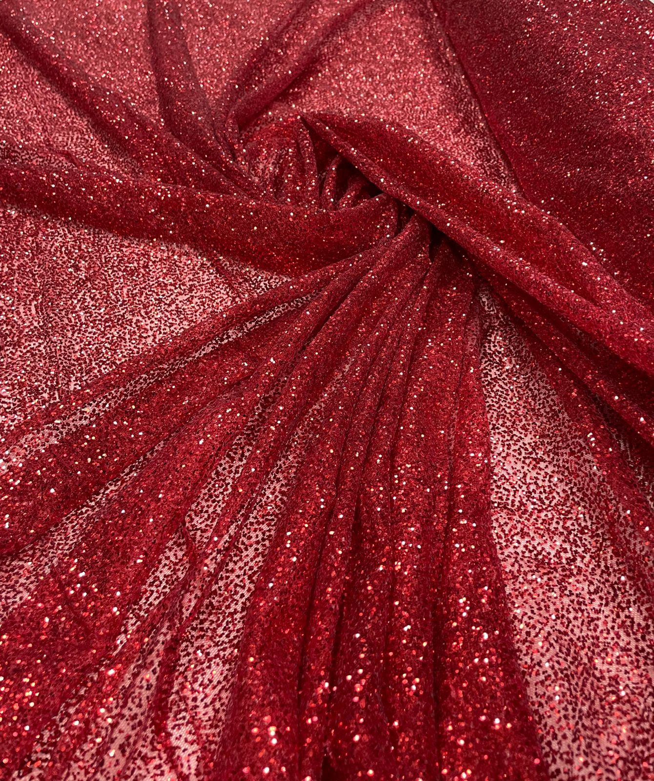 Tule com Glitter Vermelho Pesado COM DEFEITO - Comprimento 0,65 cm x Largura 1,40 m 