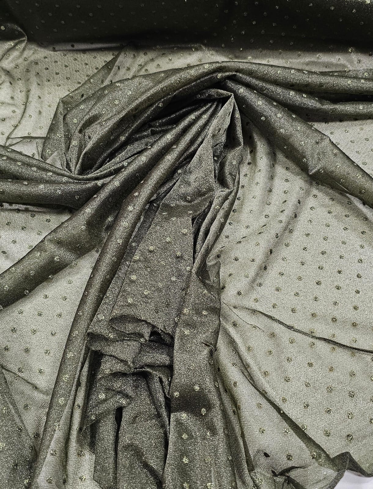 Lurex Glitz Verde Militar - Comprimento a,75 cm x Largura 1,60 m 