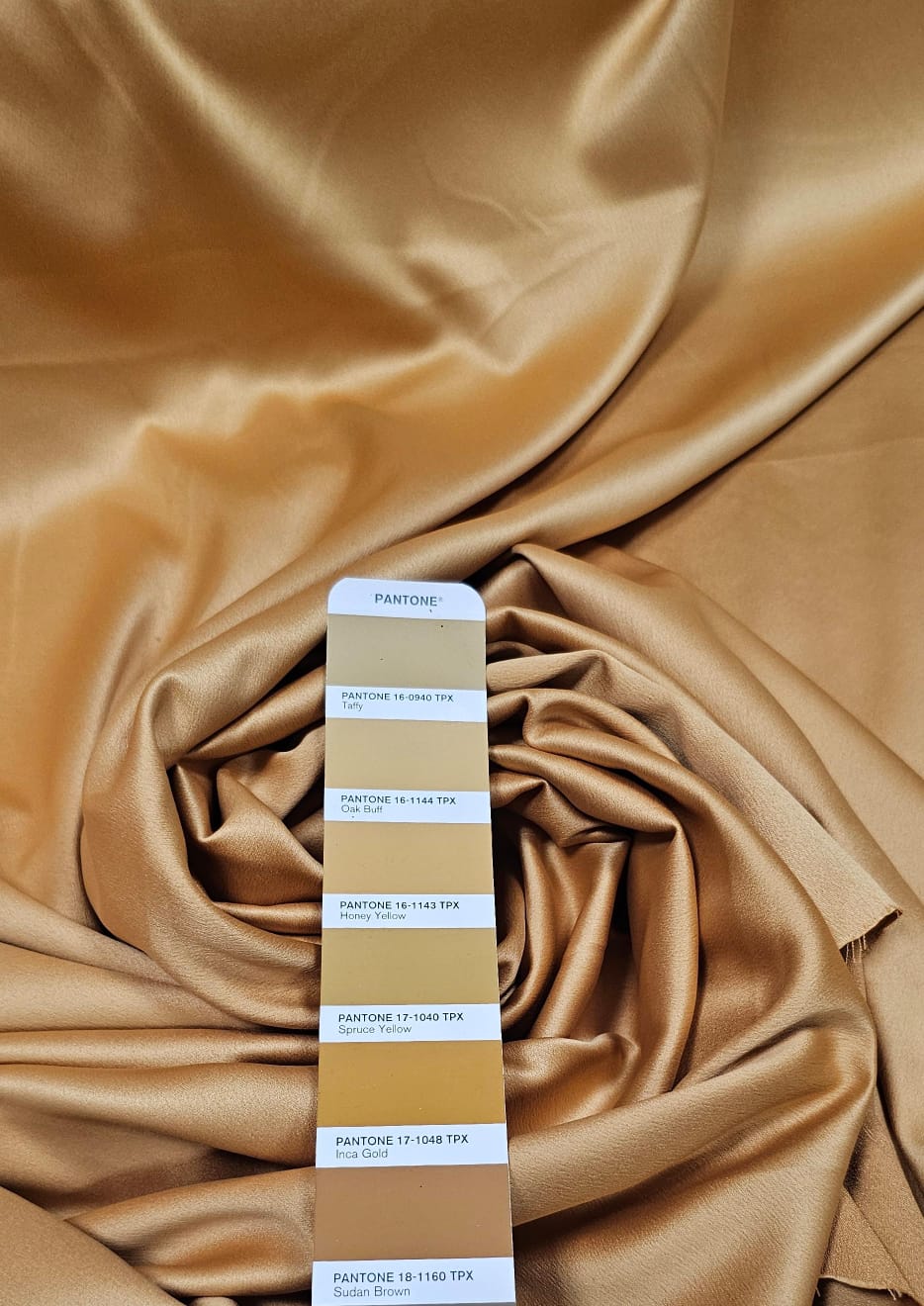 Crepe Amanda Liso Dourado  - Comprimento  0,50 c x Largura 1,50 m 