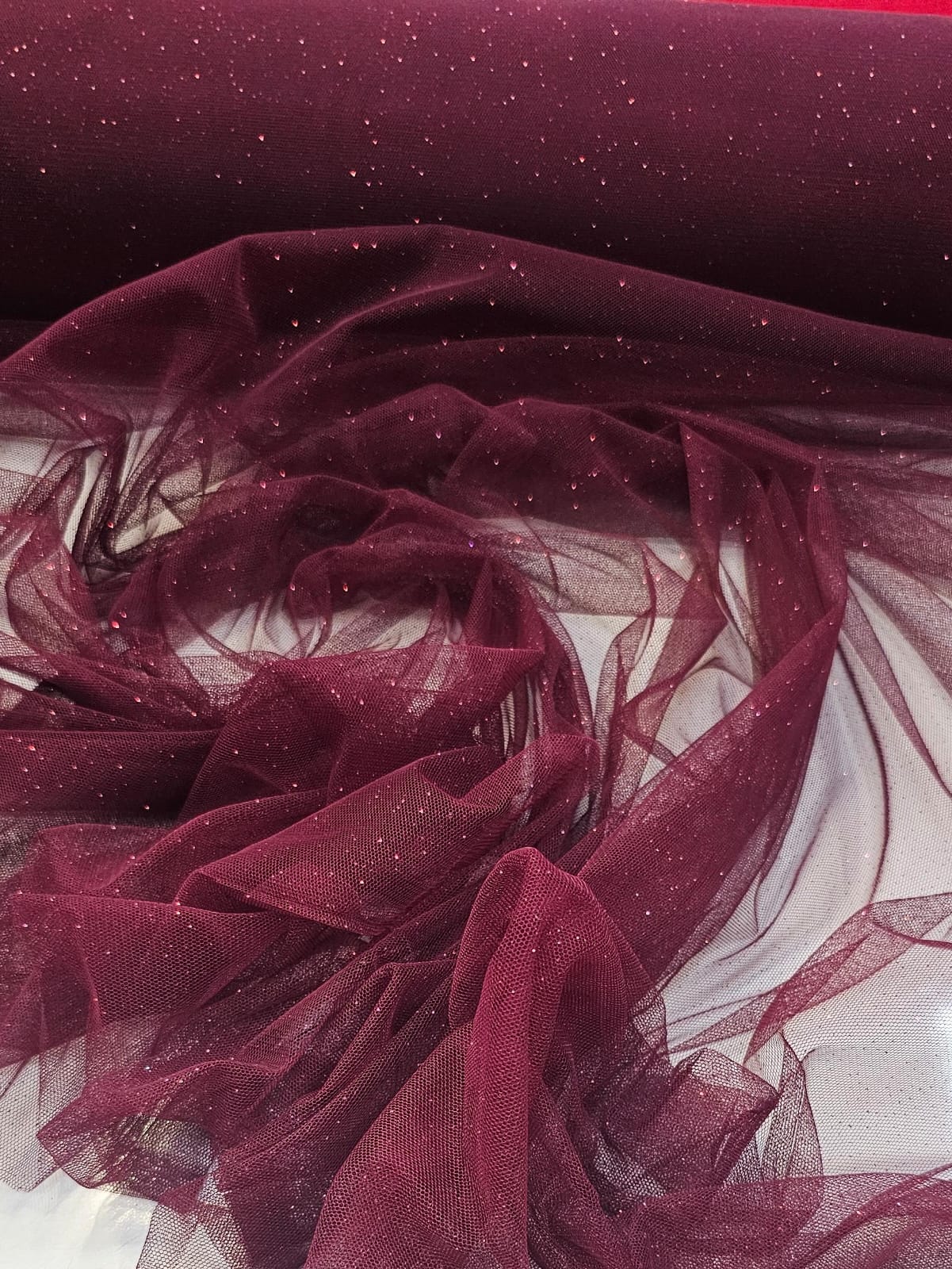 Tule com Glitter Fantasy Marsala Escuro - Comprimento 3,40 m x Largura 1,45 m 