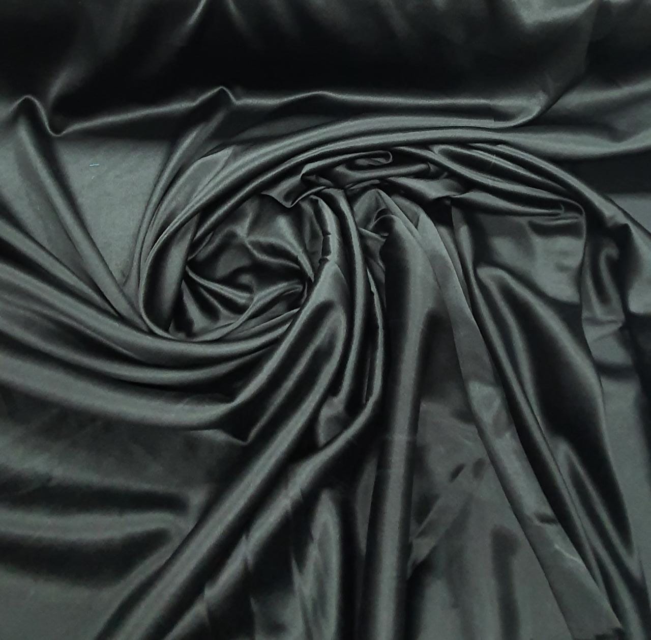 Cetim Bucol Liso com Elastano Russian Preto - Comprimento 1,50 m x Largura 1,47 m 