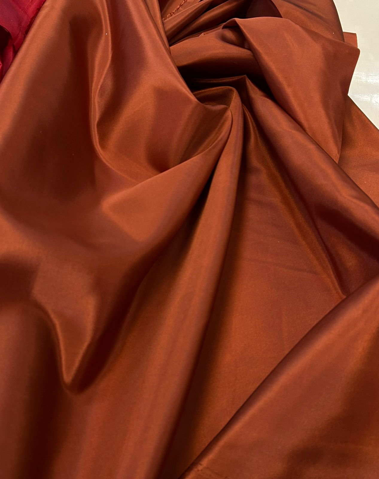 Tafetá Indiano Toque de Seda Terracota - Comprimento 1,70 m x Largura 1,45 m 