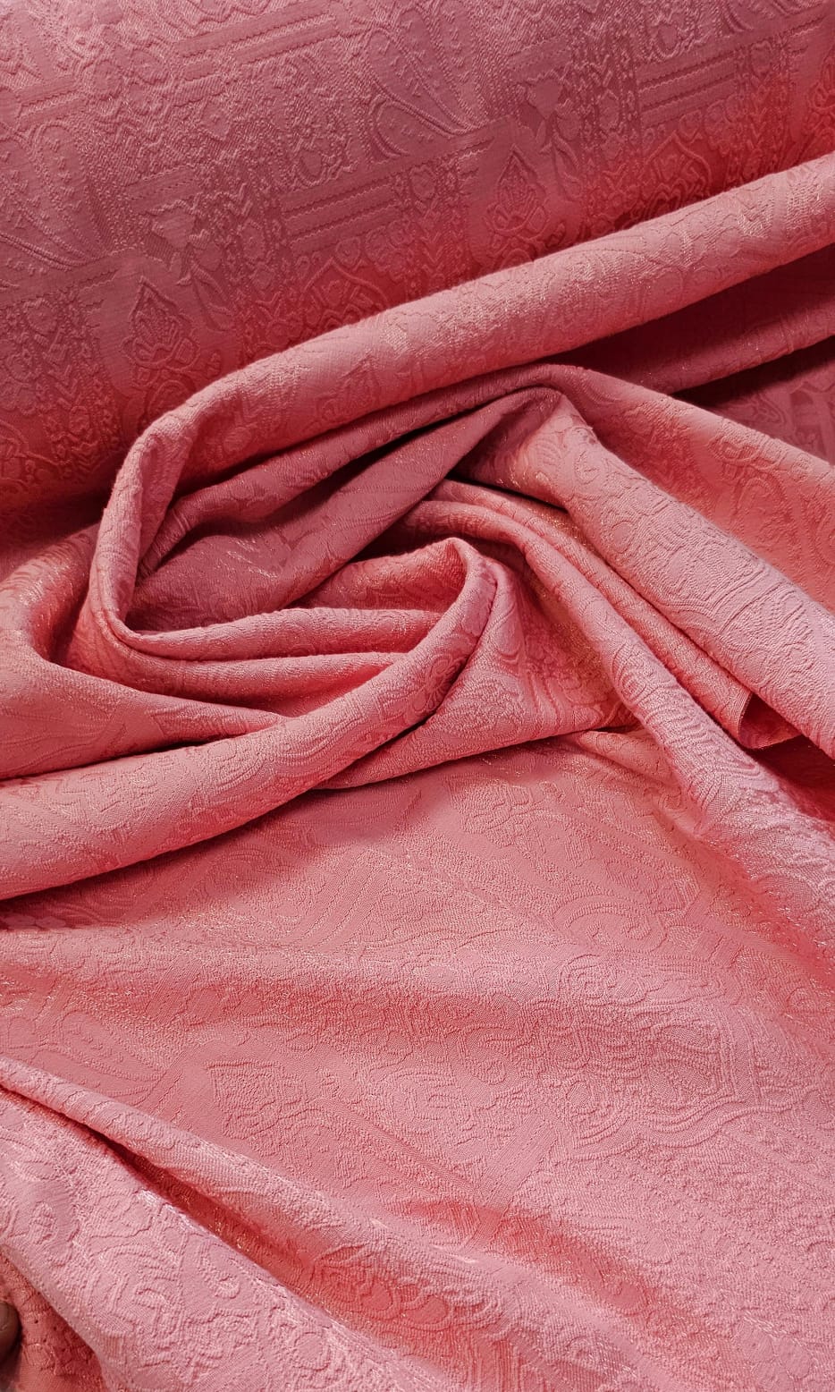Bengaline Jacquard Adamascada Acetinada Coral - Comprimento 2,80 m x Largura 1,45 m 